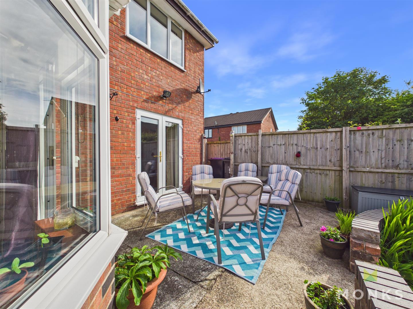 9 Whitfield Close, Oswestry, SY11 2XP For Sale